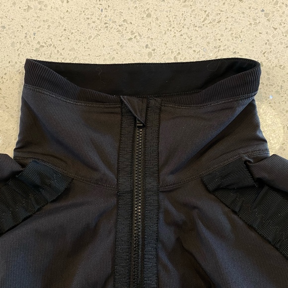 Lululemon Run: Bandit Jacket *Reflective Black - Picture 11 of 14